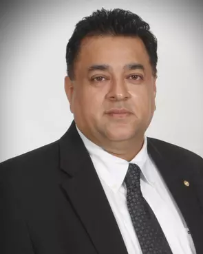 Deepesh Ahuja, Oakville, Real Estate Agent
